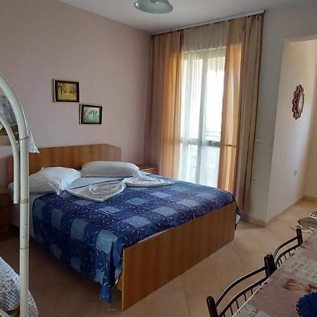 Villa Madani Дуррес Экстерьер фото