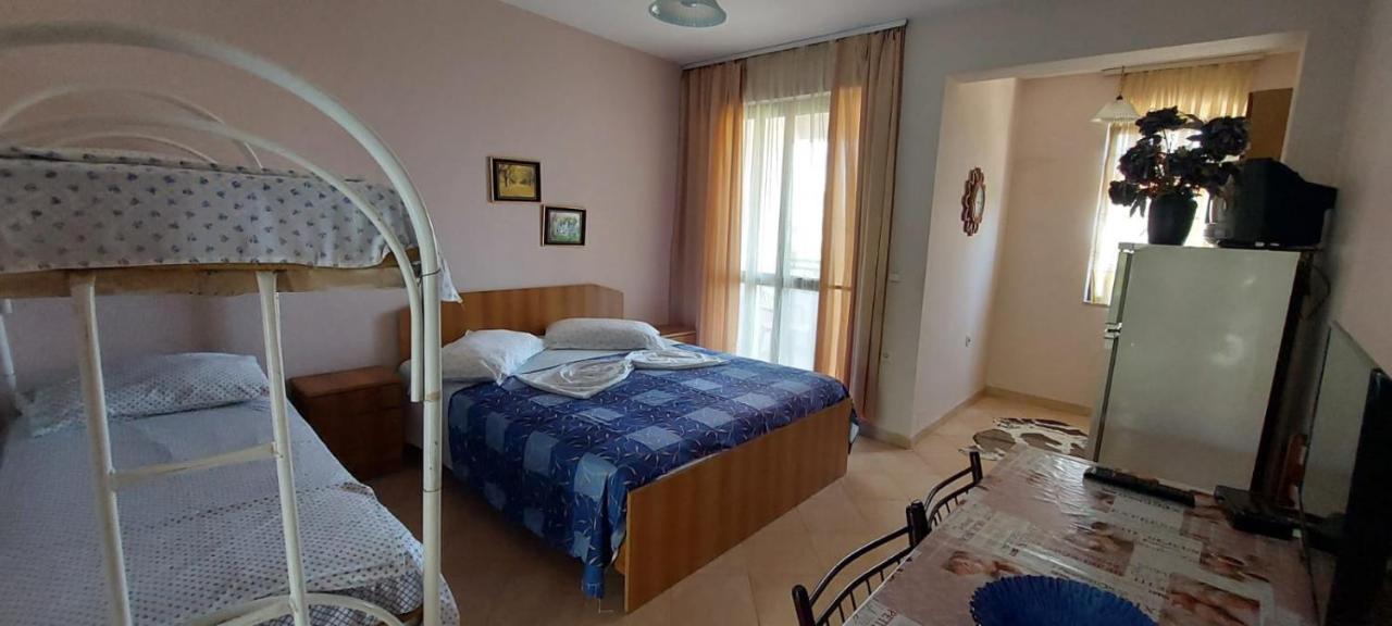 Villa Madani Дуррес Экстерьер фото